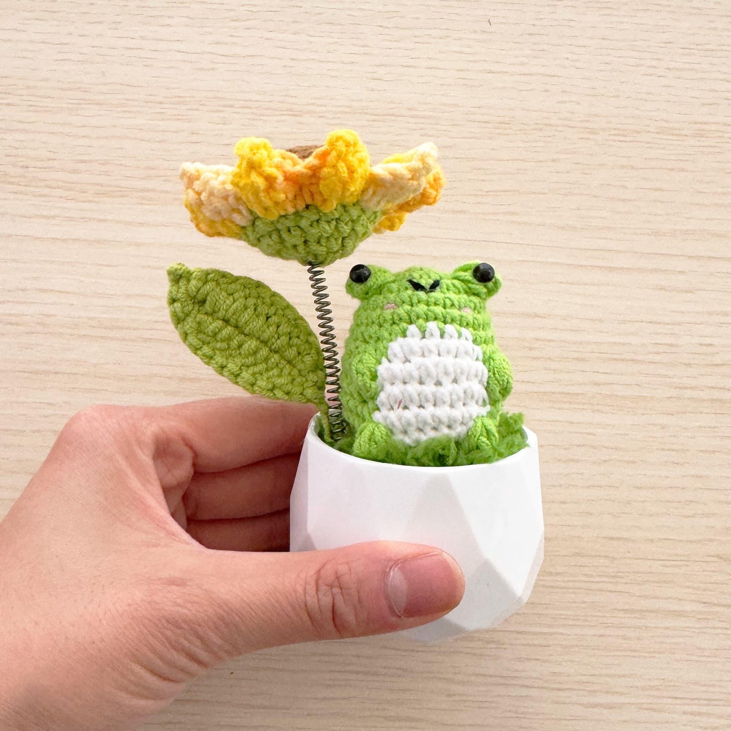 Handmade Crochet Frog and Bee Holding Sunflower Umbrella | Green | Cute Amigurumi Plant | Whimsical Decor | Gift Teacher Student Birthday