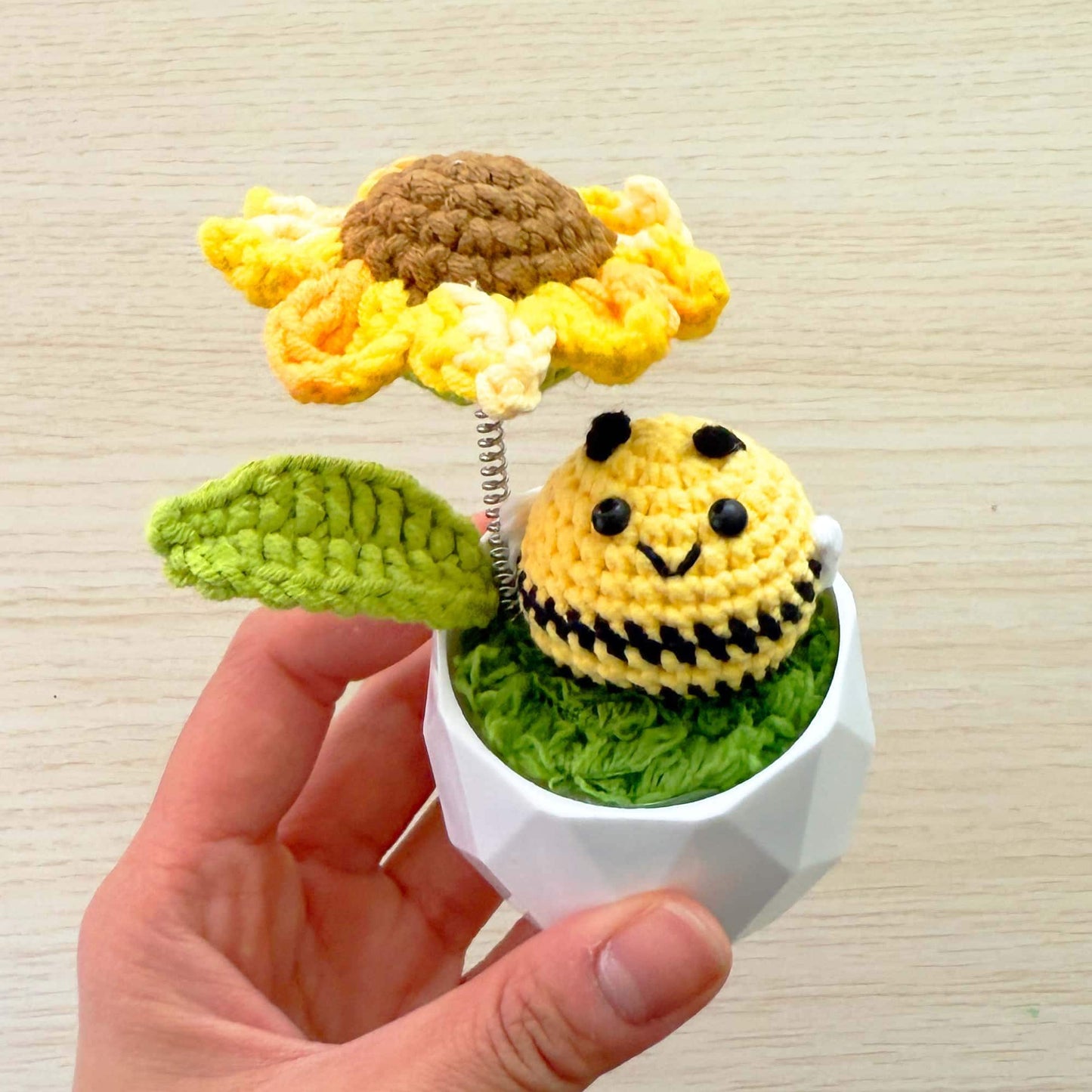 Handmade Crochet Frog and Bee Holding Sunflower Umbrella | Green | Cute Amigurumi Plant | Whimsical Decor | Gift Teacher Student Birthday