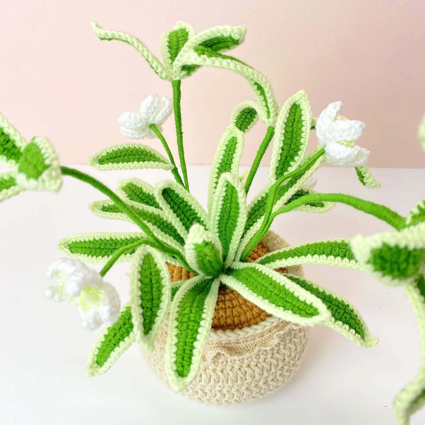 Handmade Crochet Spider Plant | Hanging Houseplant Decor | No-Water Indoor Plant | Fiber Art Plant Gift | Cute Crochet Greenery