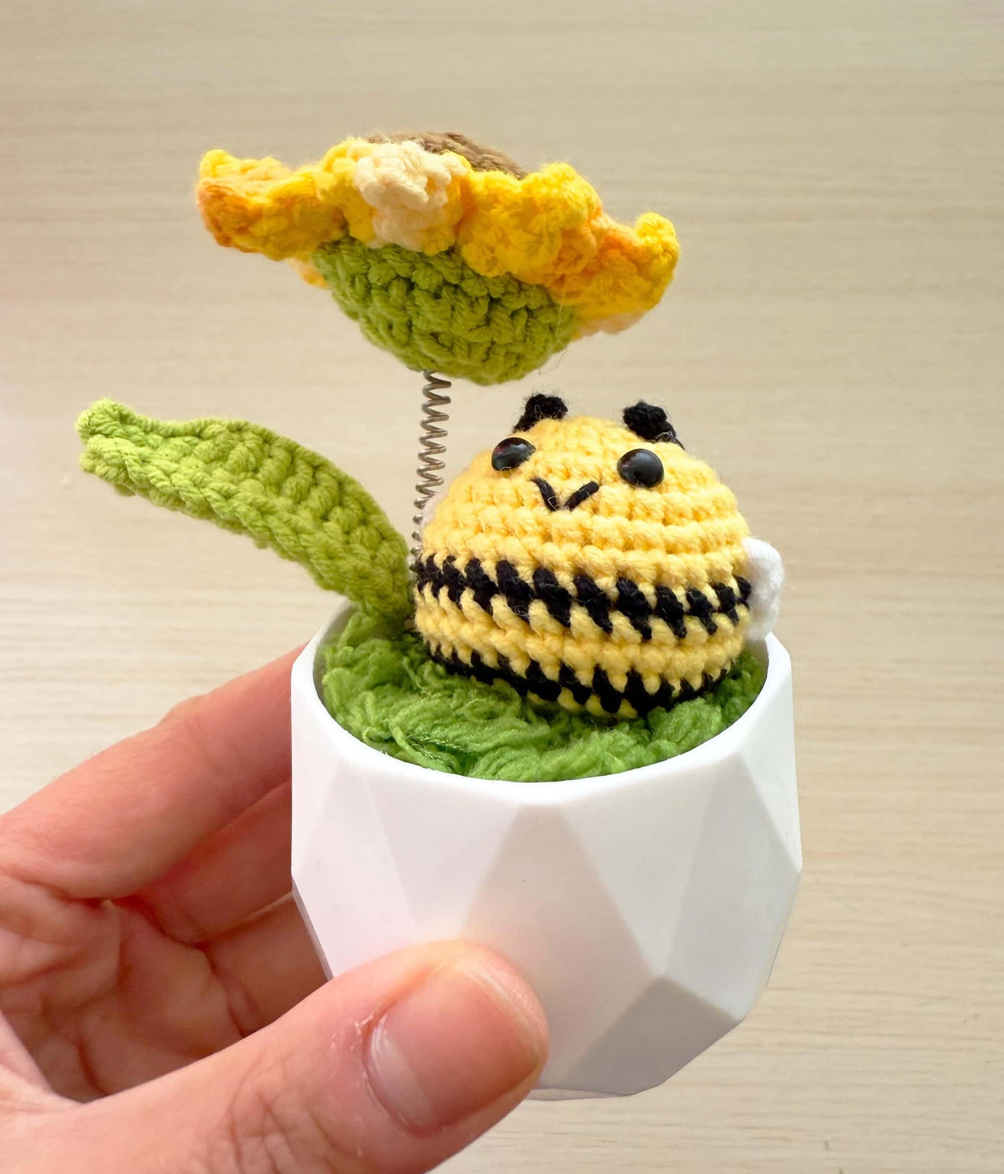Handmade Crochet Frog and Bee Holding Sunflower Umbrella | Green | Cute Amigurumi Plant | Whimsical Decor | Gift Teacher Student Birthday