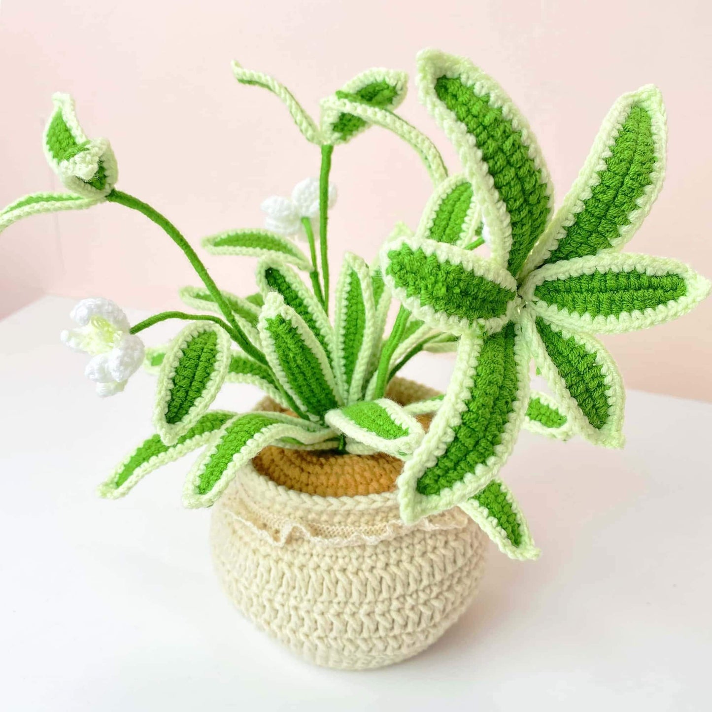 Handmade Crochet Spider Plant | Hanging Houseplant Decor | No-Water Indoor Plant | Fiber Art Plant Gift | Cute Crochet Greenery