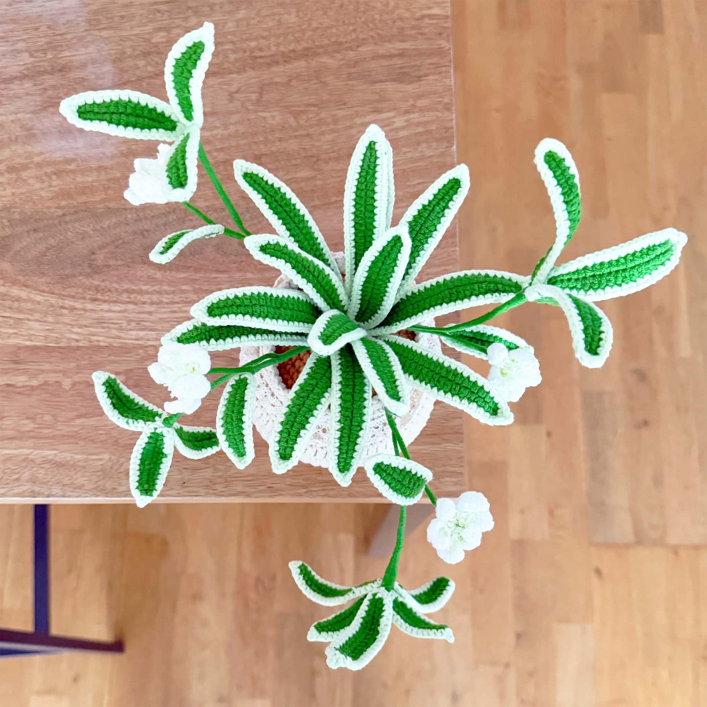Handmade Crochet Spider Plant | Hanging Houseplant Decor | No-Water Indoor Plant | Fiber Art Plant Gift | Cute Crochet Greenery