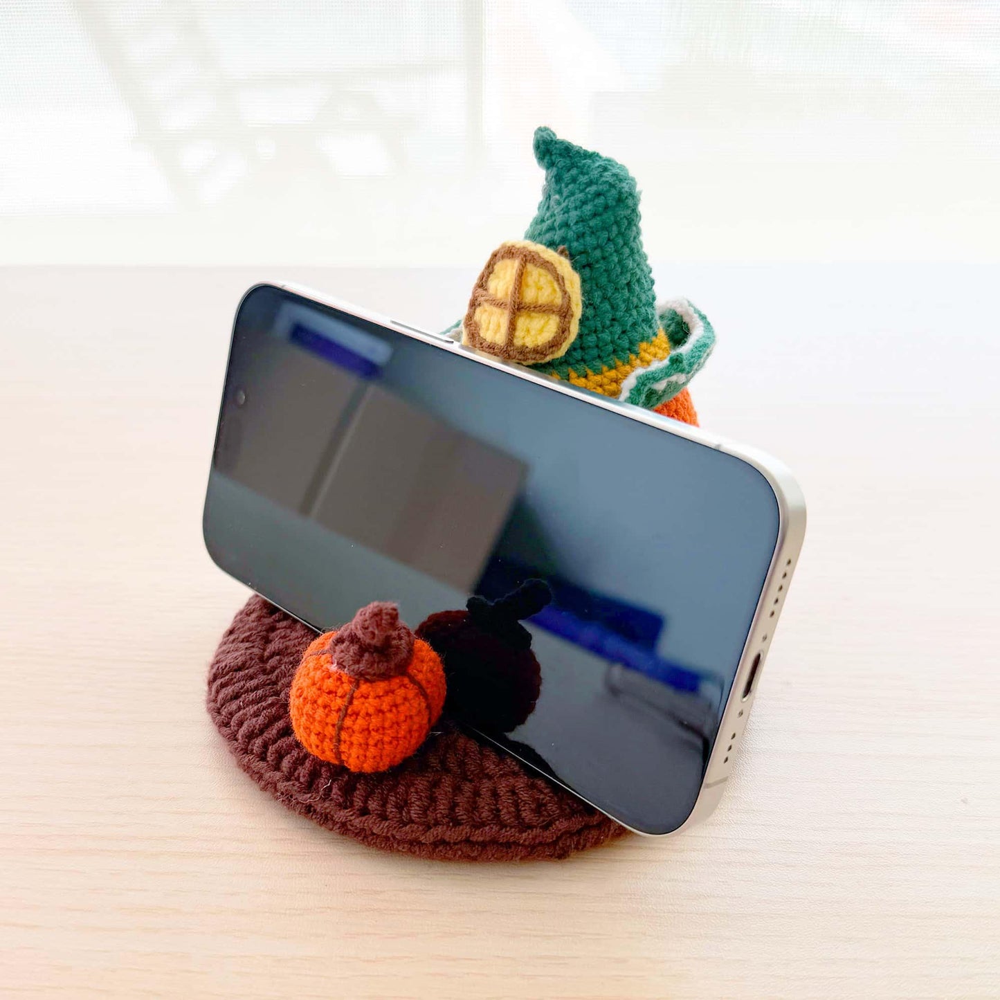 Handmade Crochet Pumpkin Phone Holder | Halloween Decor | Cute Yarn Stand | Fall Desk Accessory | Crochet Gift Idea | Autumn Home Decor