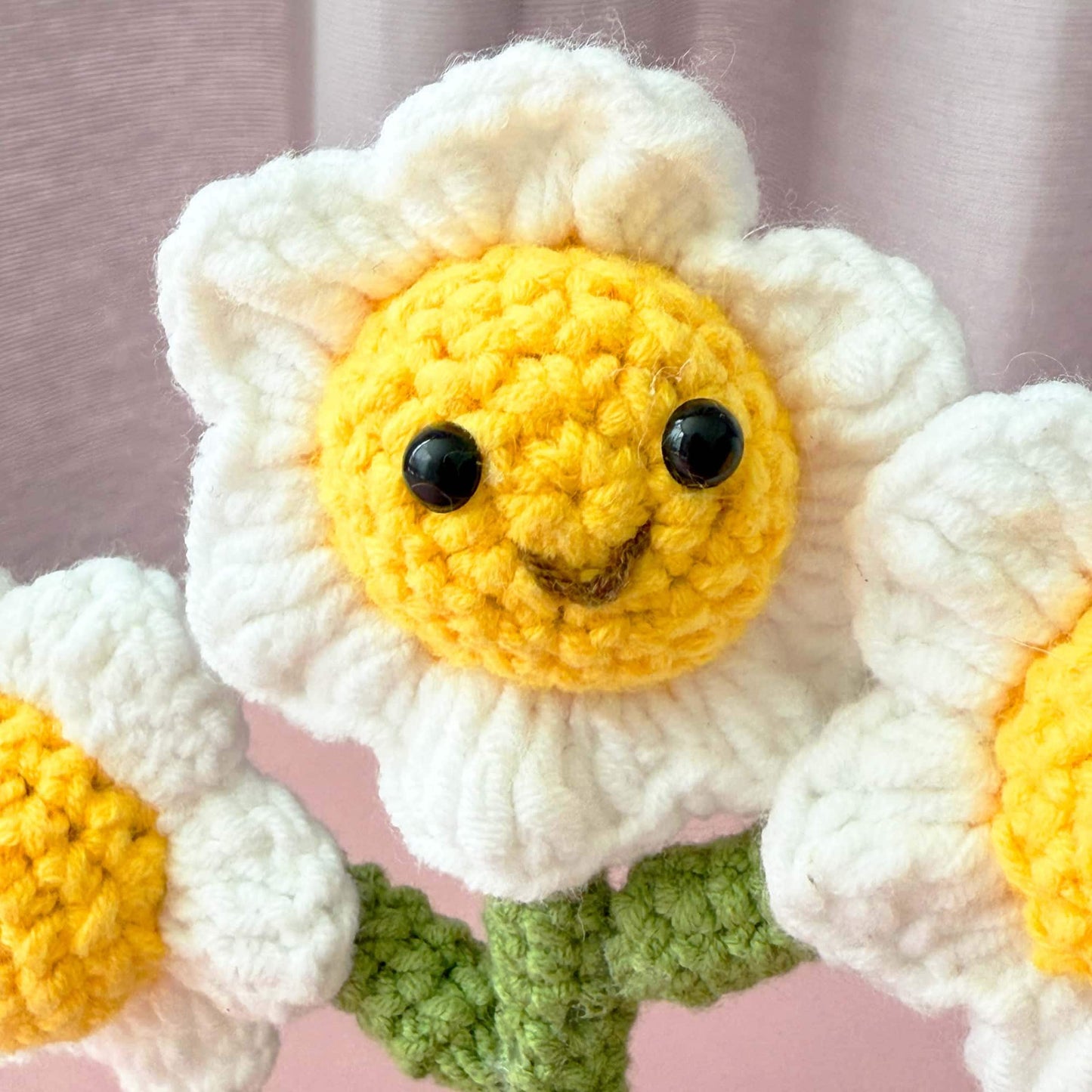 Handmade Finished Crochet Smiley Daisy Pot | Smiley Flower Decor | Cute Crochet Plant | Amigurumi Flowers | Home Decor | Desk Gift | Kawaii
