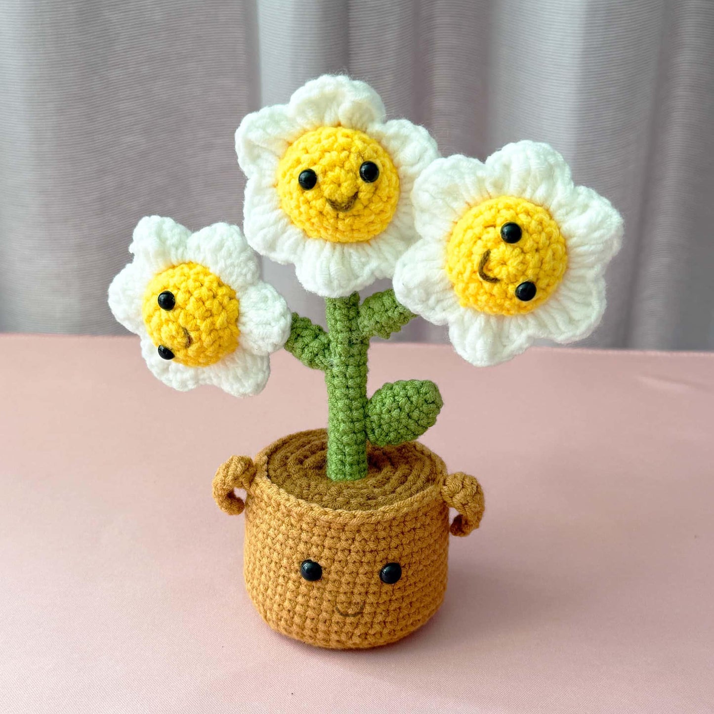 Handmade Finished Crochet Smiley Daisy Pot | Smiley Flower Decor | Cute Crochet Plant | Amigurumi Flowers | Home Decor | Desk Gift | Kawaii