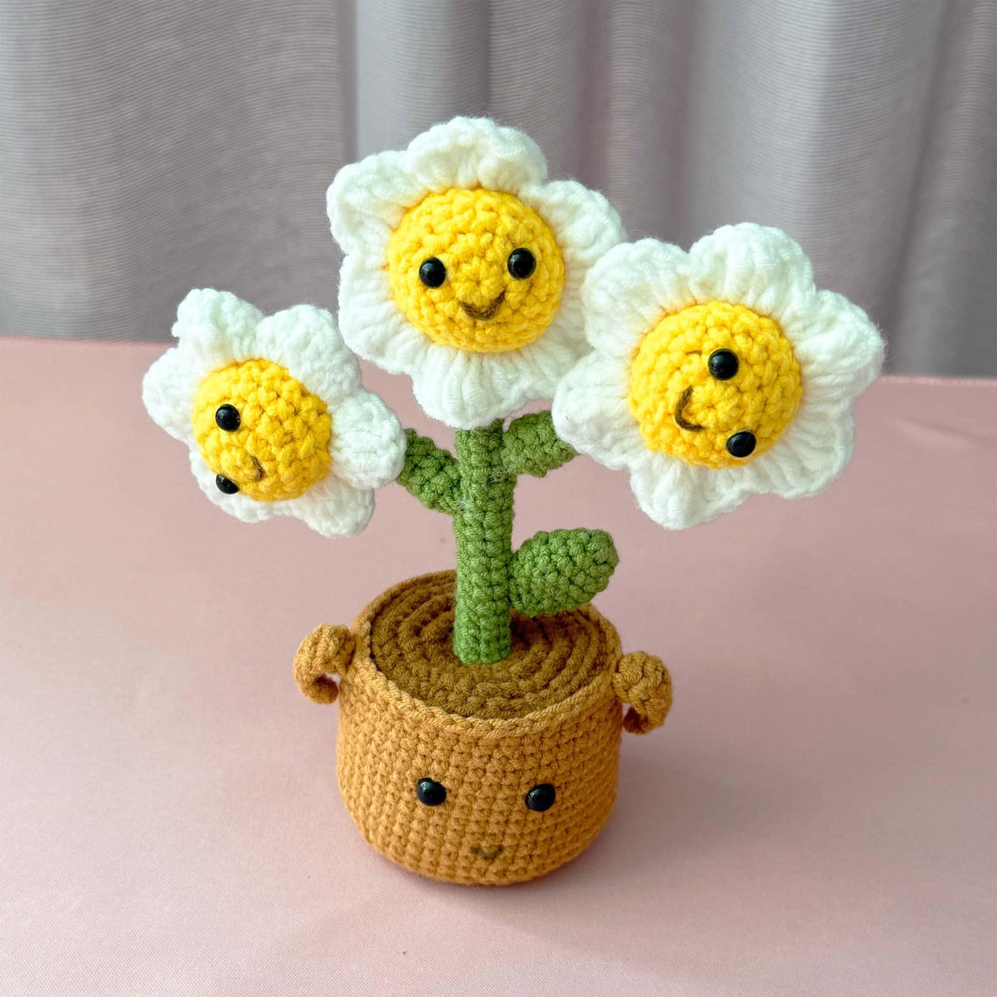 Handmade Finished Crochet Smiley Daisy Pot | Smiley Flower Decor | Cute Crochet Plant | Amigurumi Flowers | Home Decor | Desk Gift | Kawaii