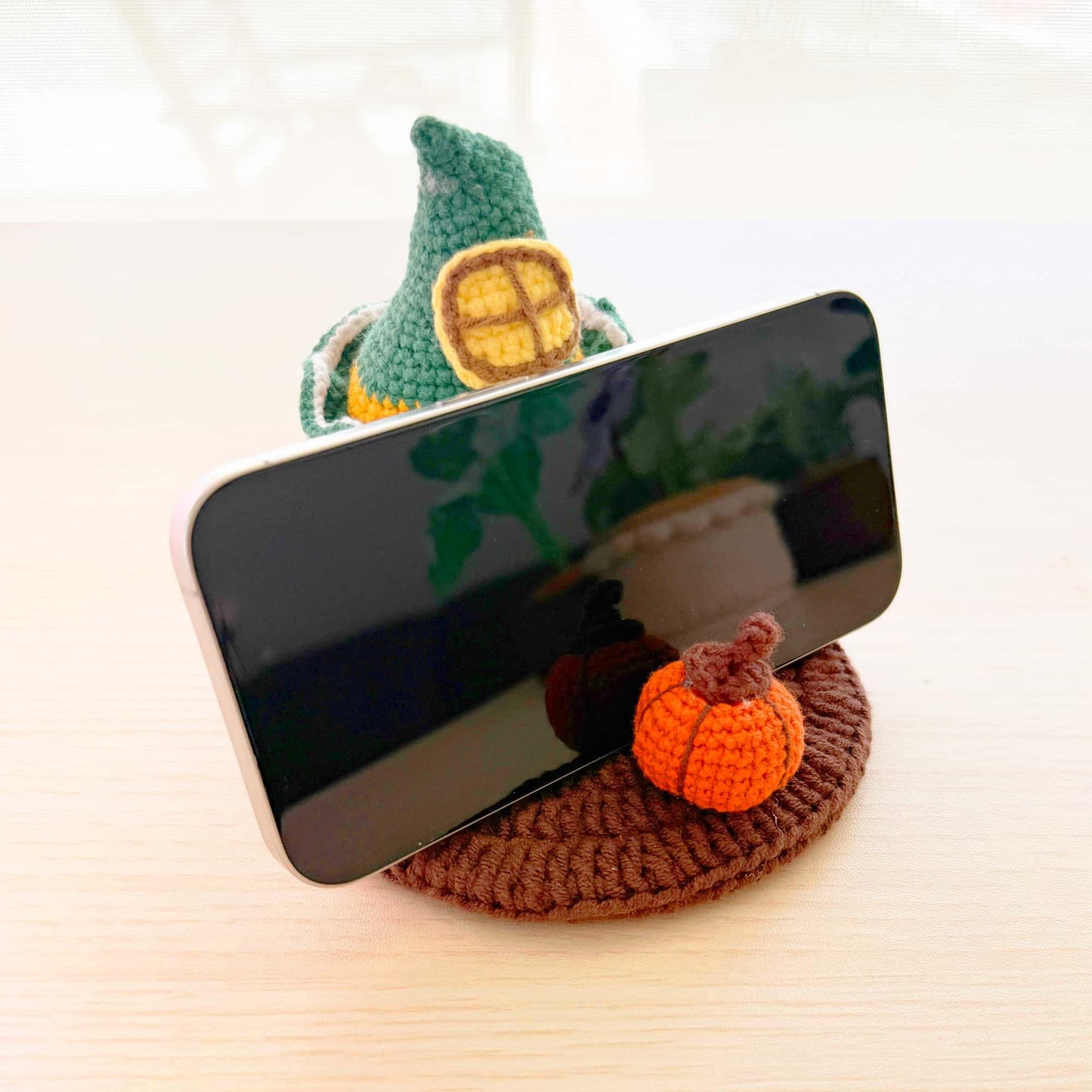 Handmade Crochet Pumpkin Phone Holder | Halloween Decor | Cute Yarn Stand | Fall Desk Accessory | Crochet Gift Idea | Autumn Home Decor
