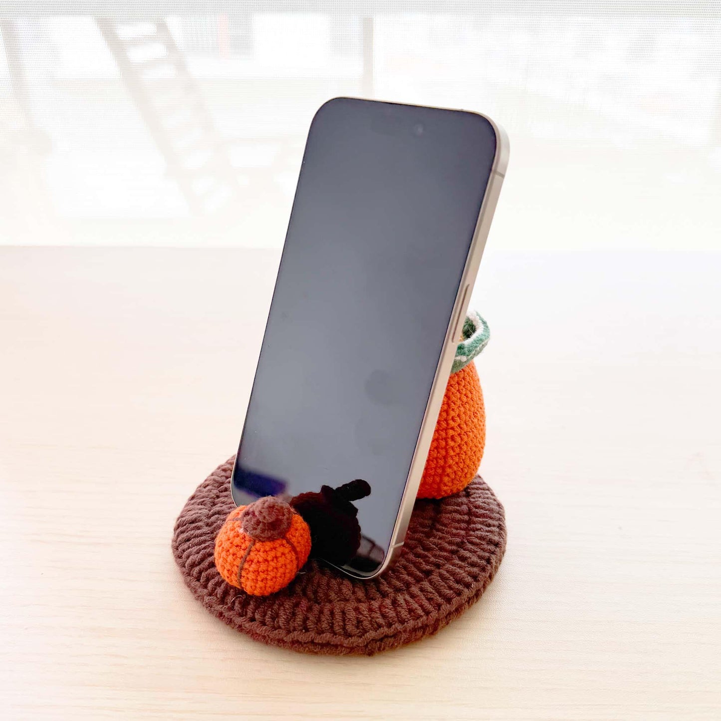 Handmade Crochet Pumpkin Phone Holder | Halloween Decor | Cute Yarn Stand | Fall Desk Accessory | Crochet Gift Idea | Autumn Home Decor