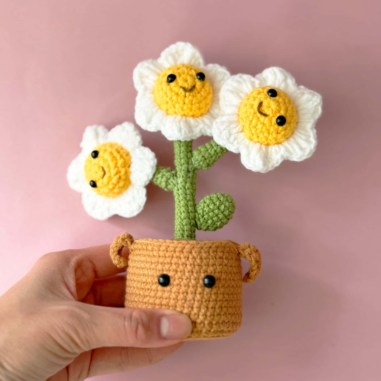 Handmade Finished Crochet Smiley Daisy Pot | Smiley Flower Decor | Cute Crochet Plant | Amigurumi Flowers | Home Decor | Desk Gift | Kawaii