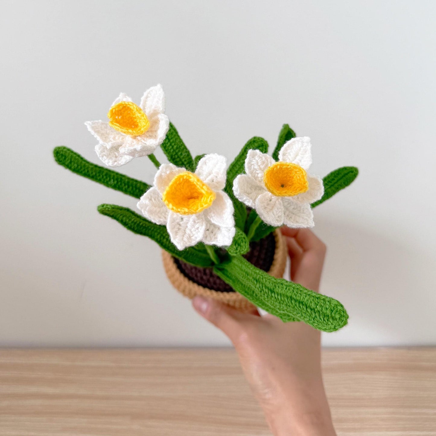 Handmade Crochet Daffodil Pot | Spring Flower Decor | Yellow and White Floral Plush | Fiber Art Plant | Mother’s Day Gift