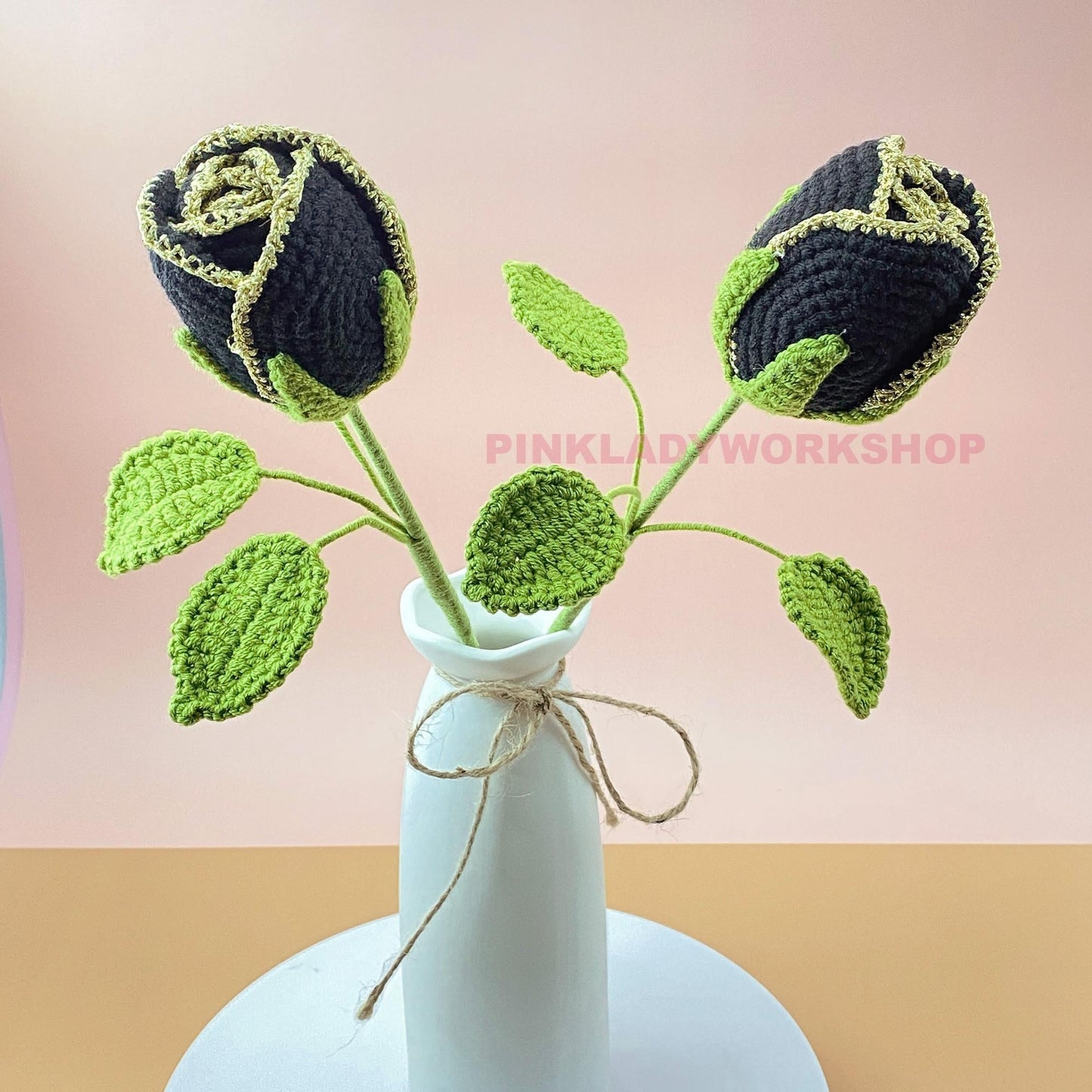 Handmade Crochet Black Rose Bouquet(no vase) | Gold-Edged Flowers | Valentine’s Day Gift | Gothic Floral Decor | Yarn Roses | Unique Gift