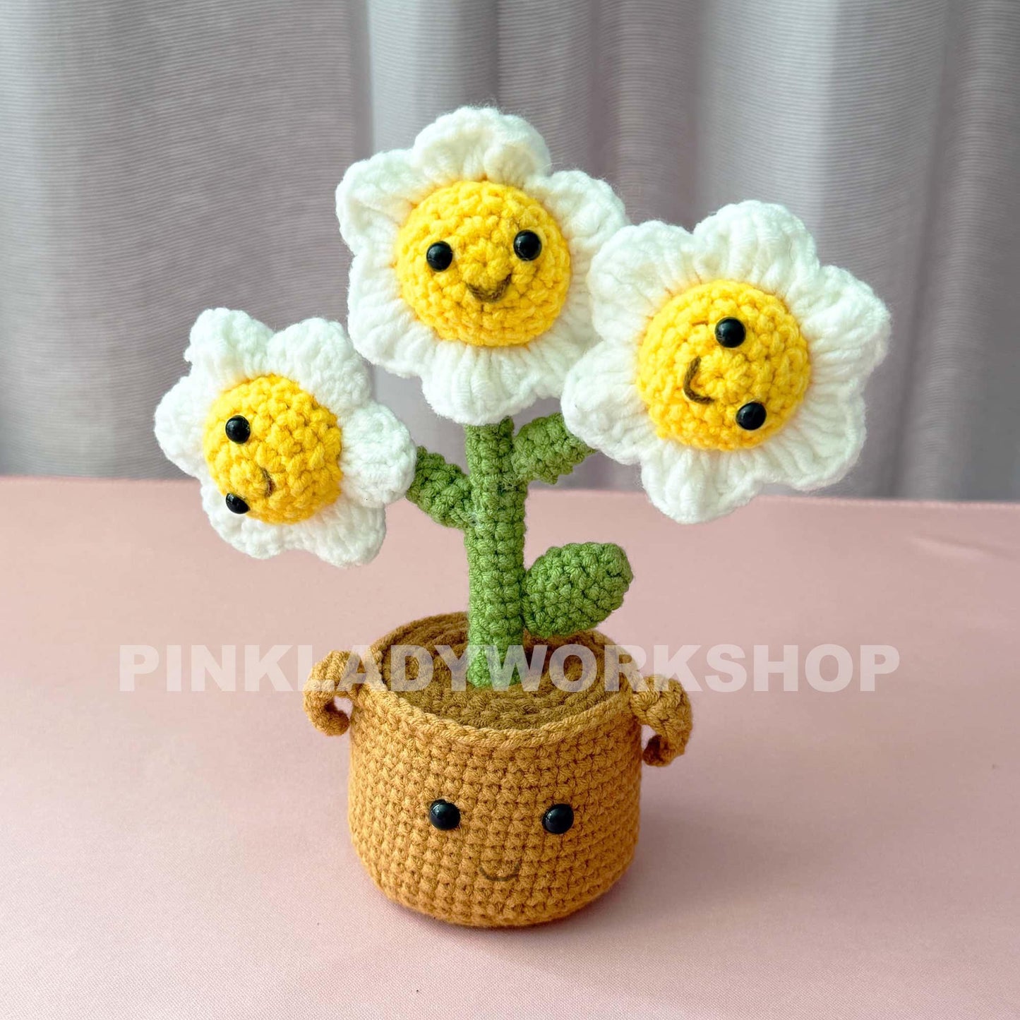 Handmade Crochet Smiley Daisy Pot: Kawaii Amigurumi Flower Decor