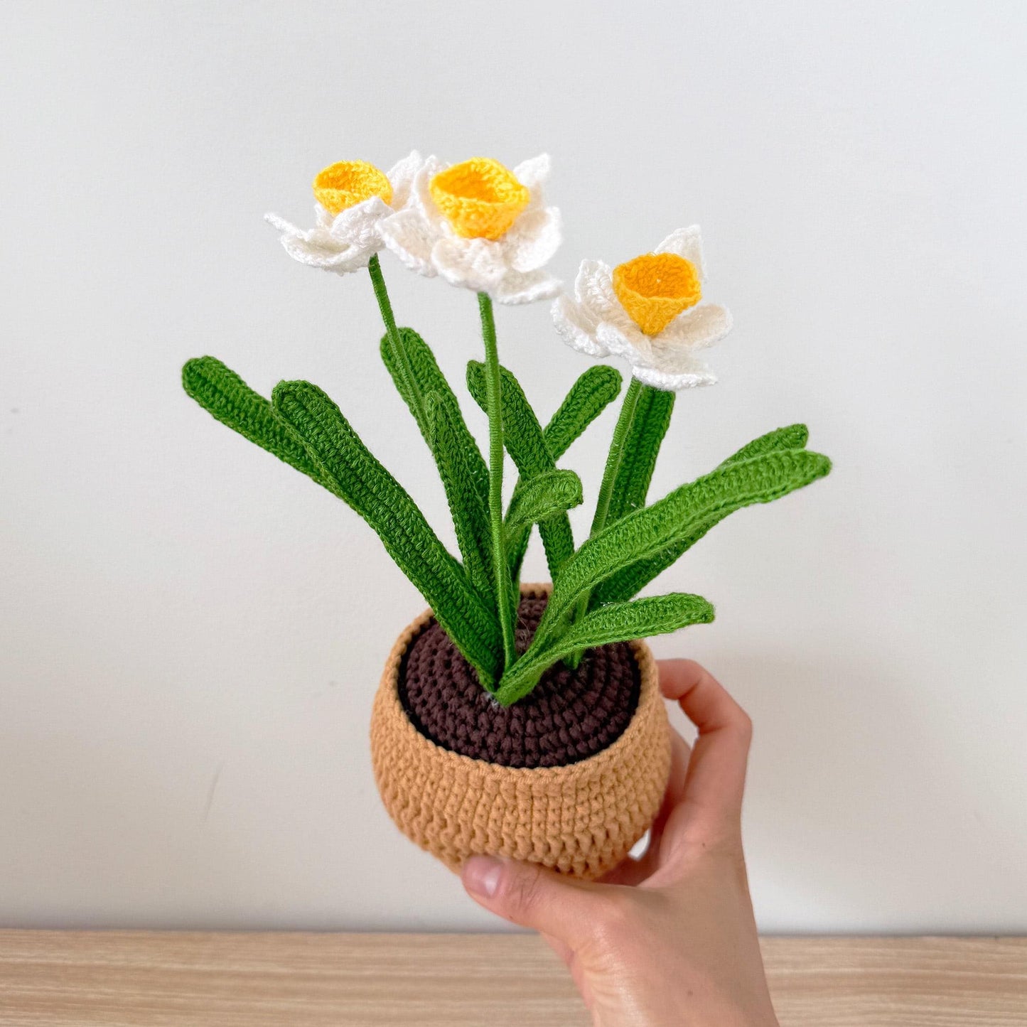 Handmade Crochet Daffodil Pot | Spring Flower Decor | Yellow and White Floral Plush | Fiber Art Plant | Mother’s Day Gift