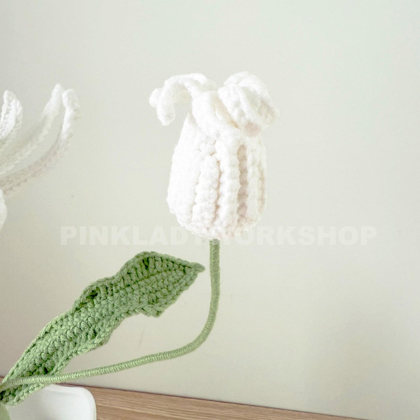 1 Handmade Crochet Queen of the Night Flower(no vase) | White Cactus Bloom | Amigurumi Night Blooming Flower | Unique Home Decor Gift
