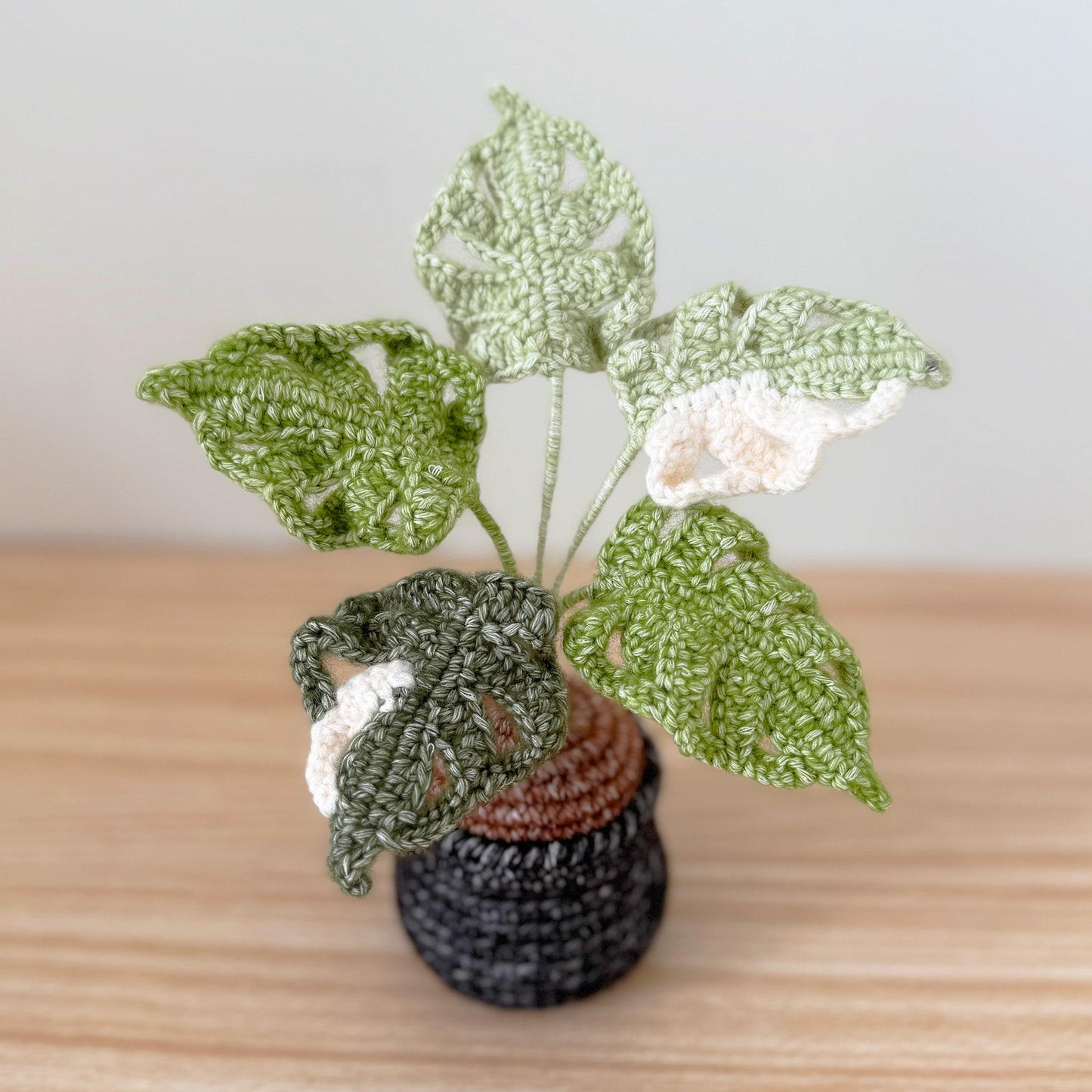 Handmade Crochet Monstera Plant | Yarn Amigurumi, Black Pot