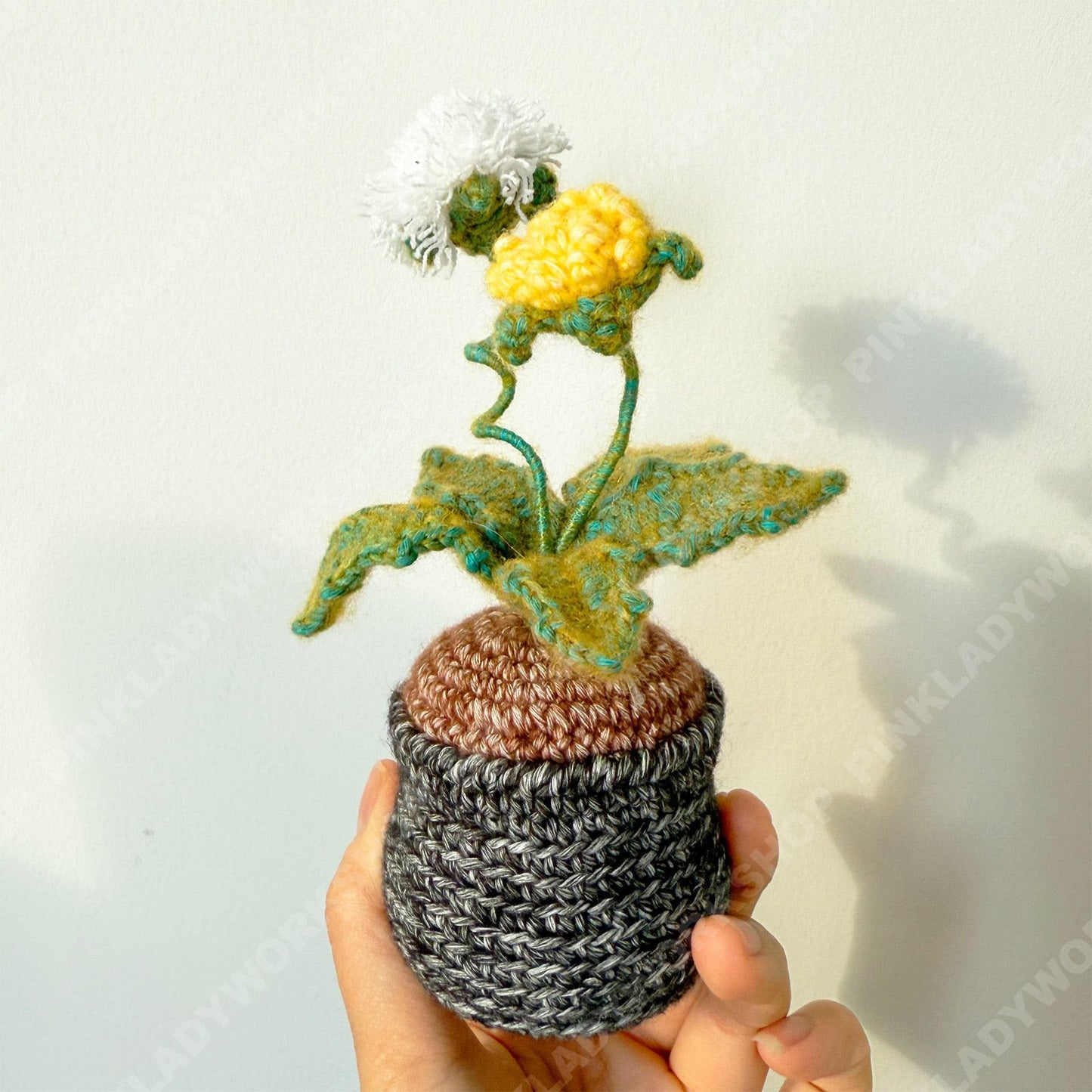 Crochet Mixed Yarn Dandelion Flower | Handmade Wish Flower Pot | Amigurumi Dandelion Decor | Cute Desk Gift