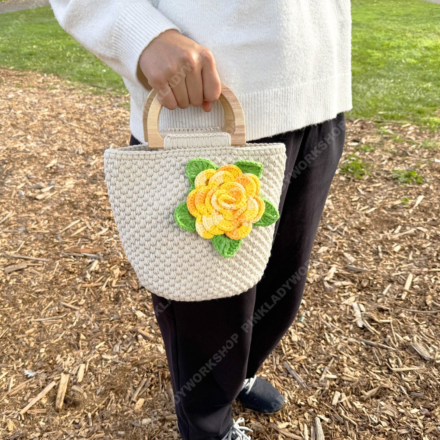 Pre-order Crochet Flower Handbag | Beige Yarn Tote with Yellow Rose