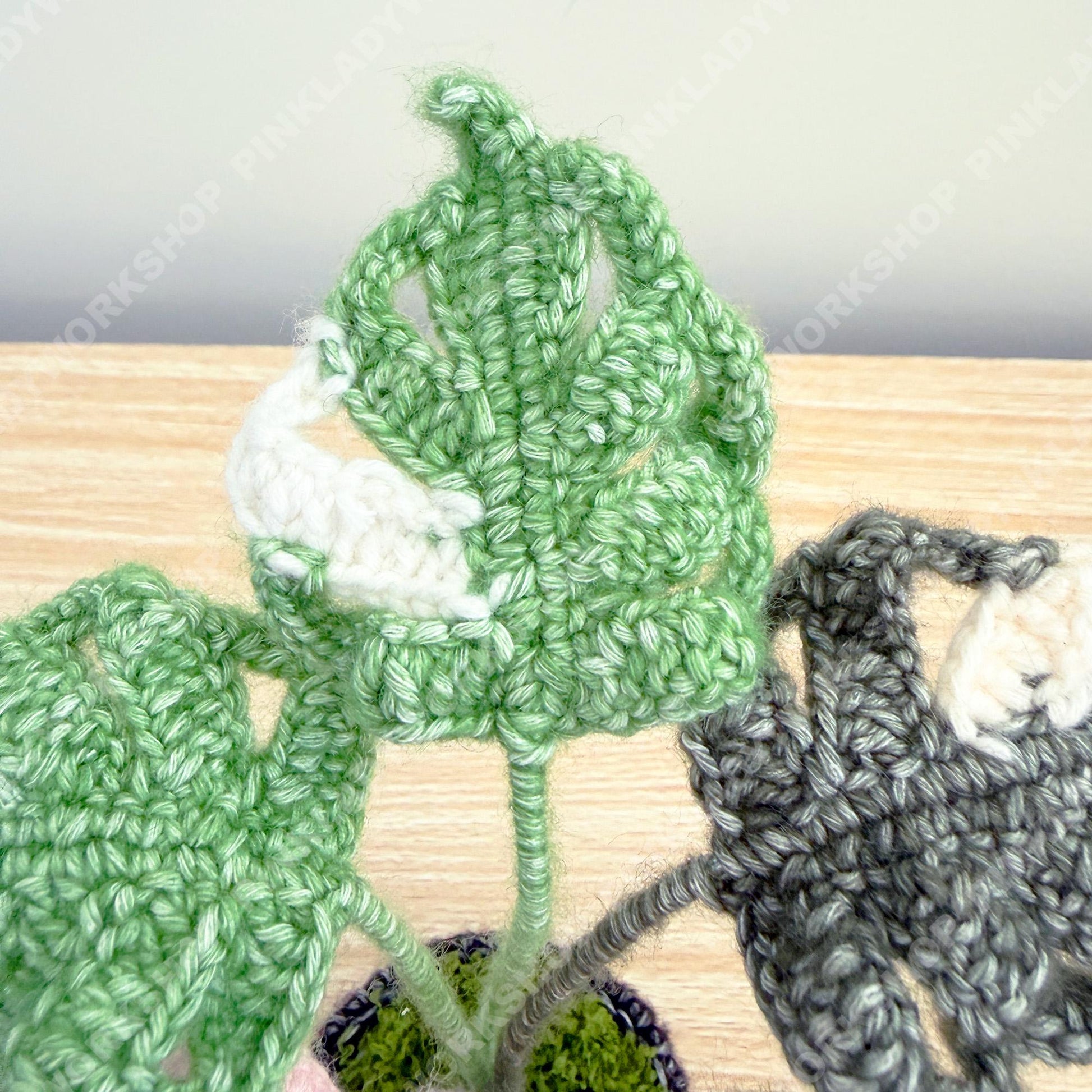 Handmade Crochet Monstera Plant | Yarn Amigurumi, Black Pot