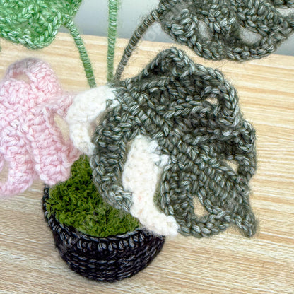 Handmade Crochet Monstera Plant | Yarn Amigurumi, Black Pot